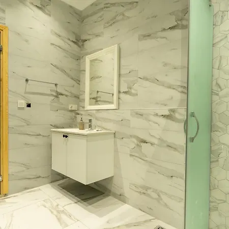 Robus Moon Мугла